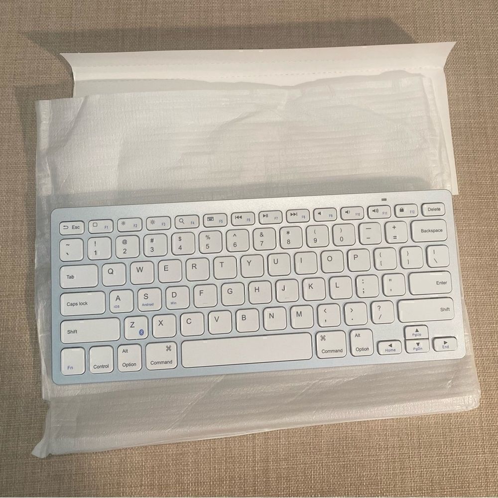 Anker Ultra Compact Bluetooth Keyboard - Picture 2 of 4